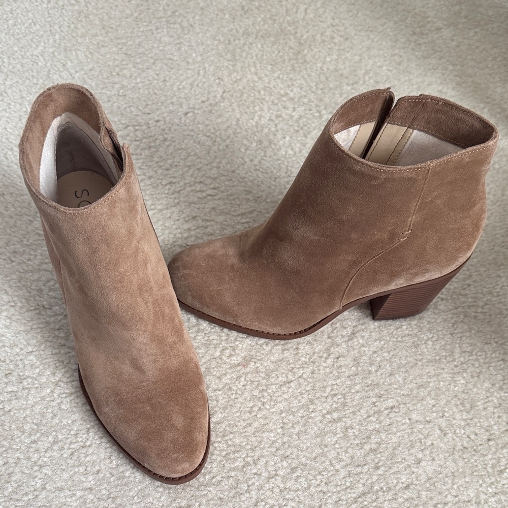 Sole Society Women's Suede Ankle Boots in Tan